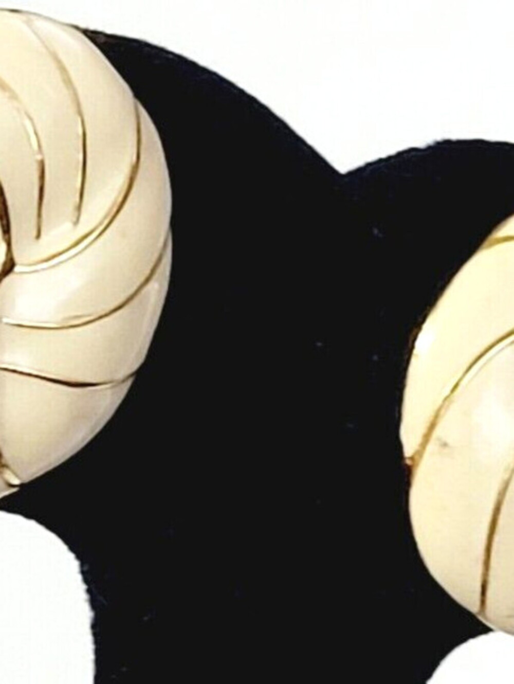Vintage Napier Pierced Earrings 1" Cream Enamel Gold-tone Designer Jewelry wp-38 - Picture 2 of 4